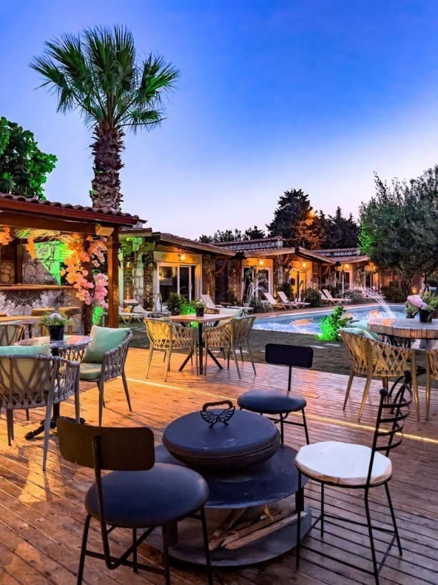 Alaçatı Ot Festivali'nde nerede konaklayabilirim? Alaçatı Etiz Hotel .